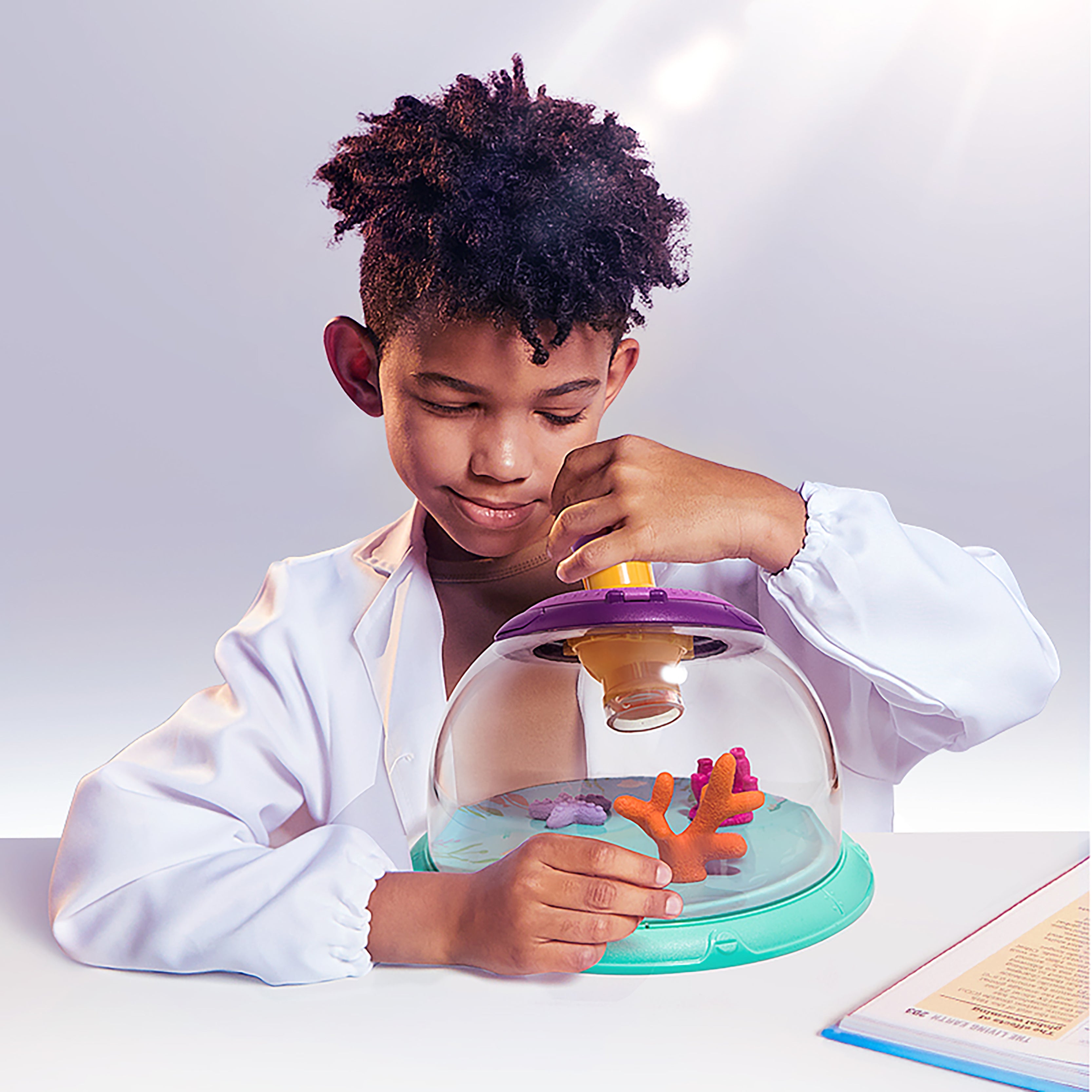 Children learn to think like a scientist. Step by step, they are encouraged to enhance their problem-solving skills and have lots of fun discovering and exploring.