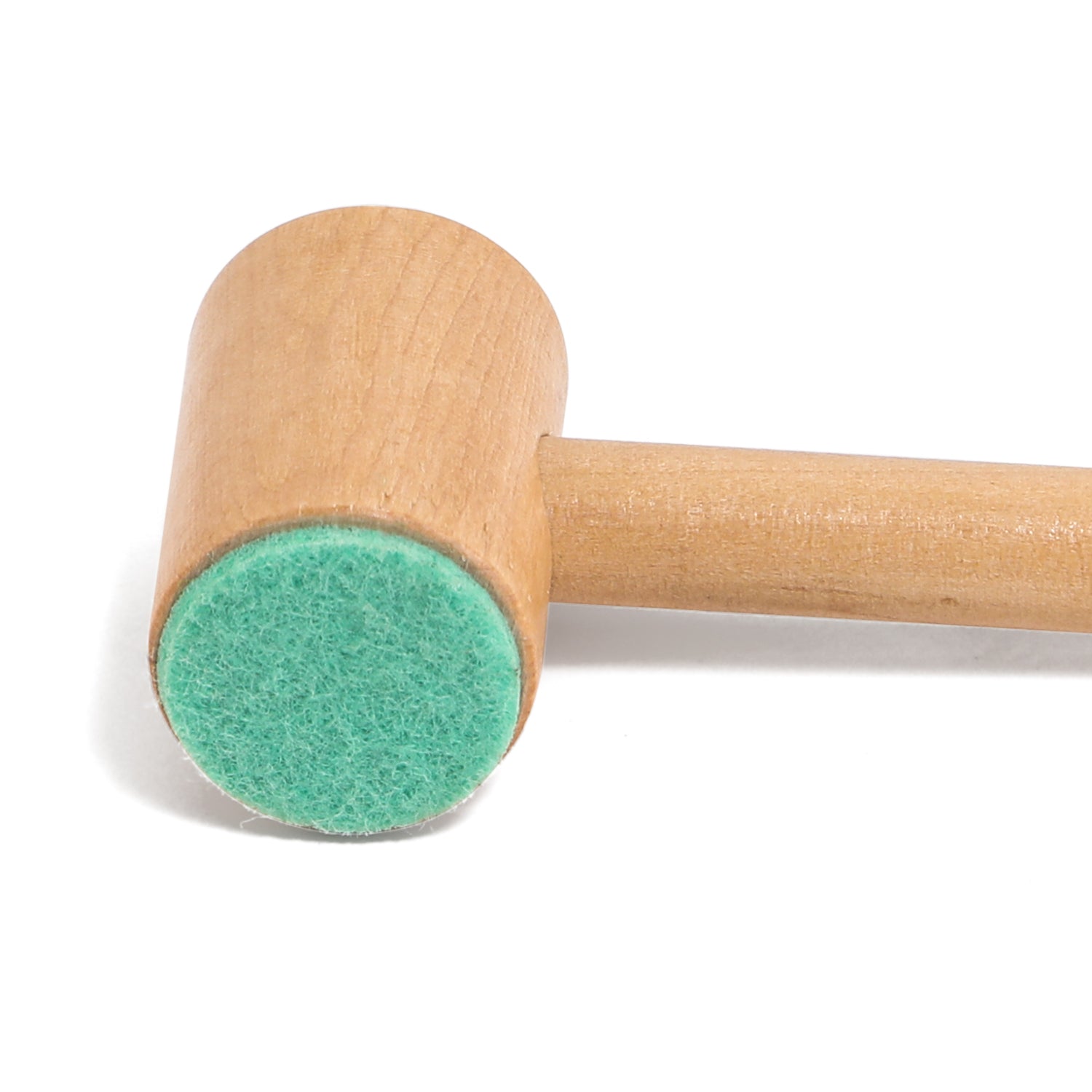 The surface of the hammer's striking surface is covered with noise-reducing felt.